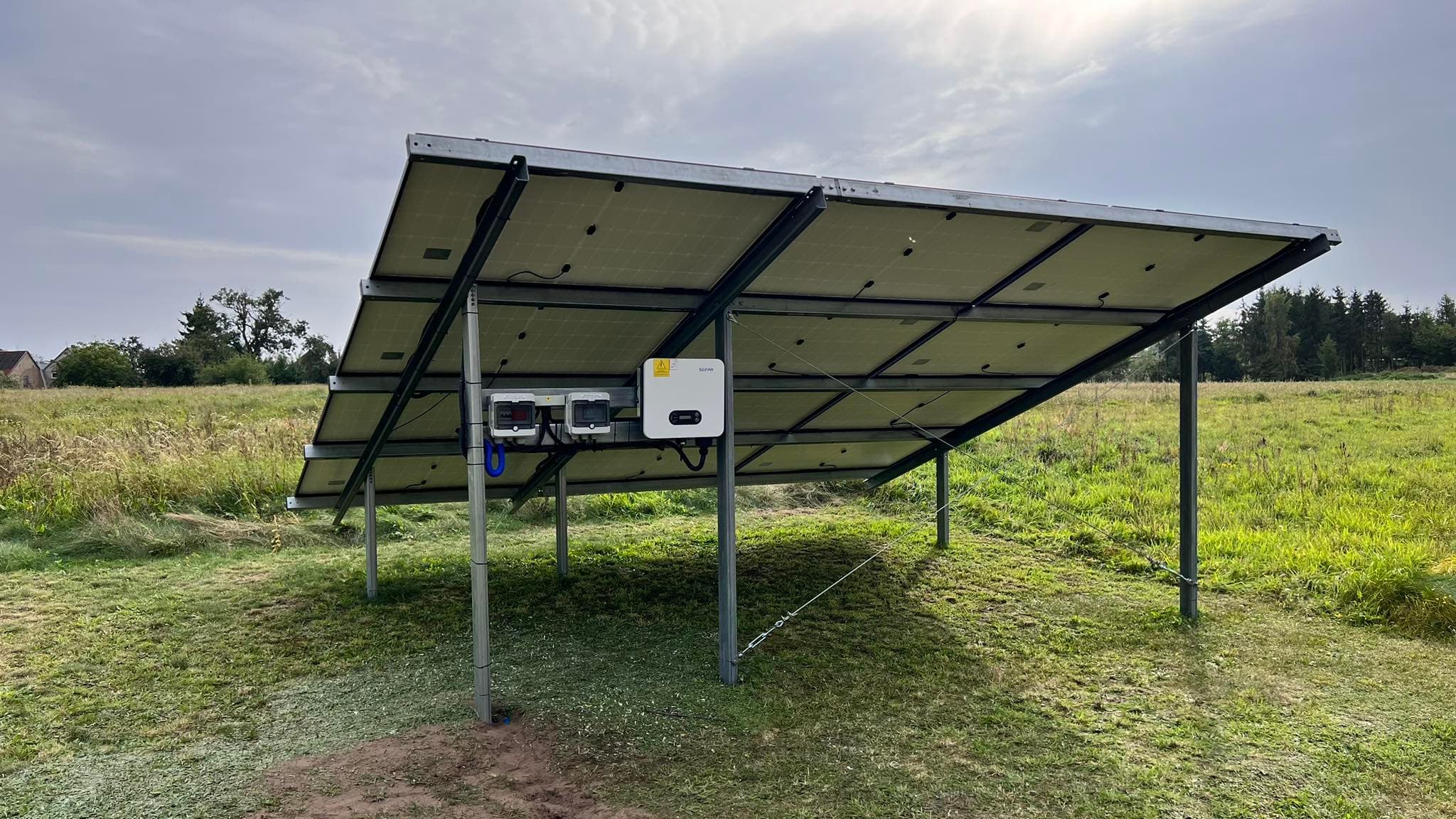 Węgorzyno, instalacja 4,92 kWp, Sofar 4.4KTLX + TW Solar 410 Wp, grunt